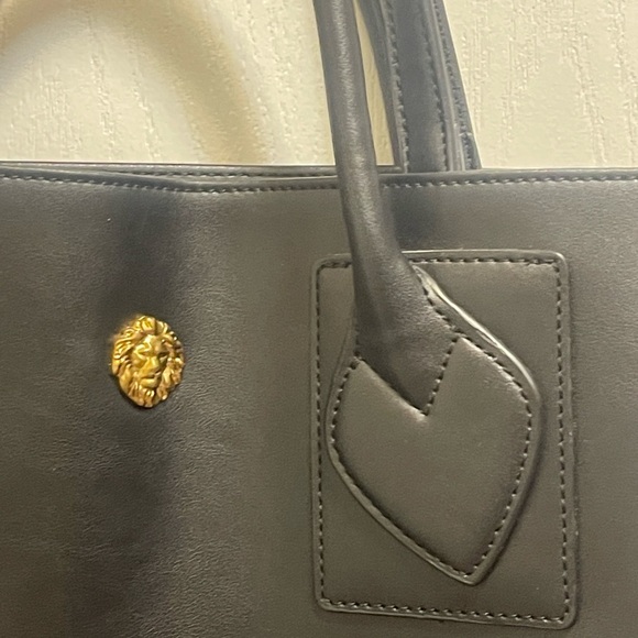Anne Klein gorgeous new condition long shape bag with Gold-Tone Hardware - Picture 6 of 13